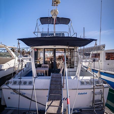 Hotel Spacious&charming BOAT in Port Forum Sant Adrià de Besòs Exterior foto